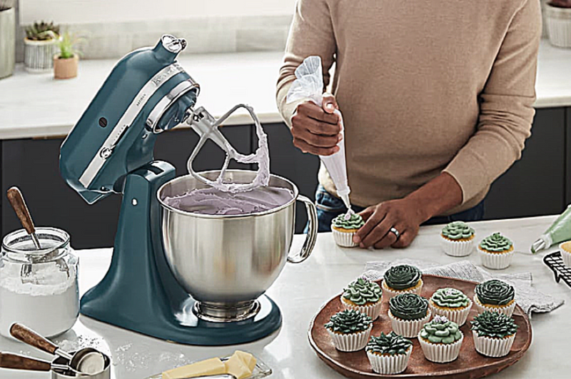 Cake Decorating