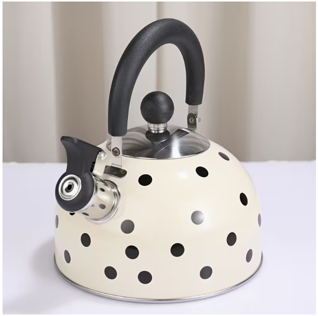 Whistling Kettle W Wooden details